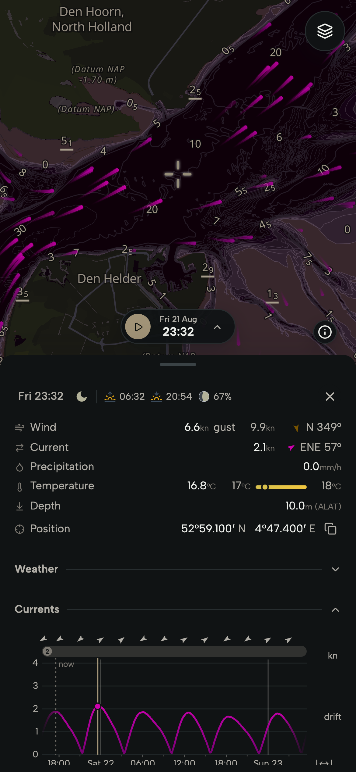 Phone with the tidal current through the Marsdiep between Den Helder and Texel over the depth chart, and the current graph for a chosen point.