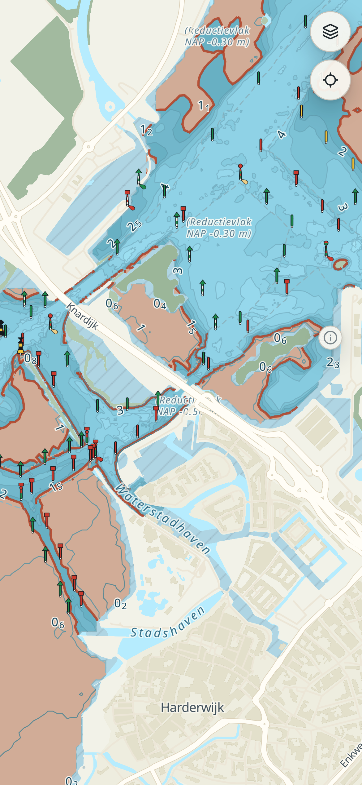 Telefoon met de kaart van het Veluwemeer bij Harderwijk: de dieptes gekleurd naar de ingestelde diepgang, het te ondiepe water gemarkeerd.