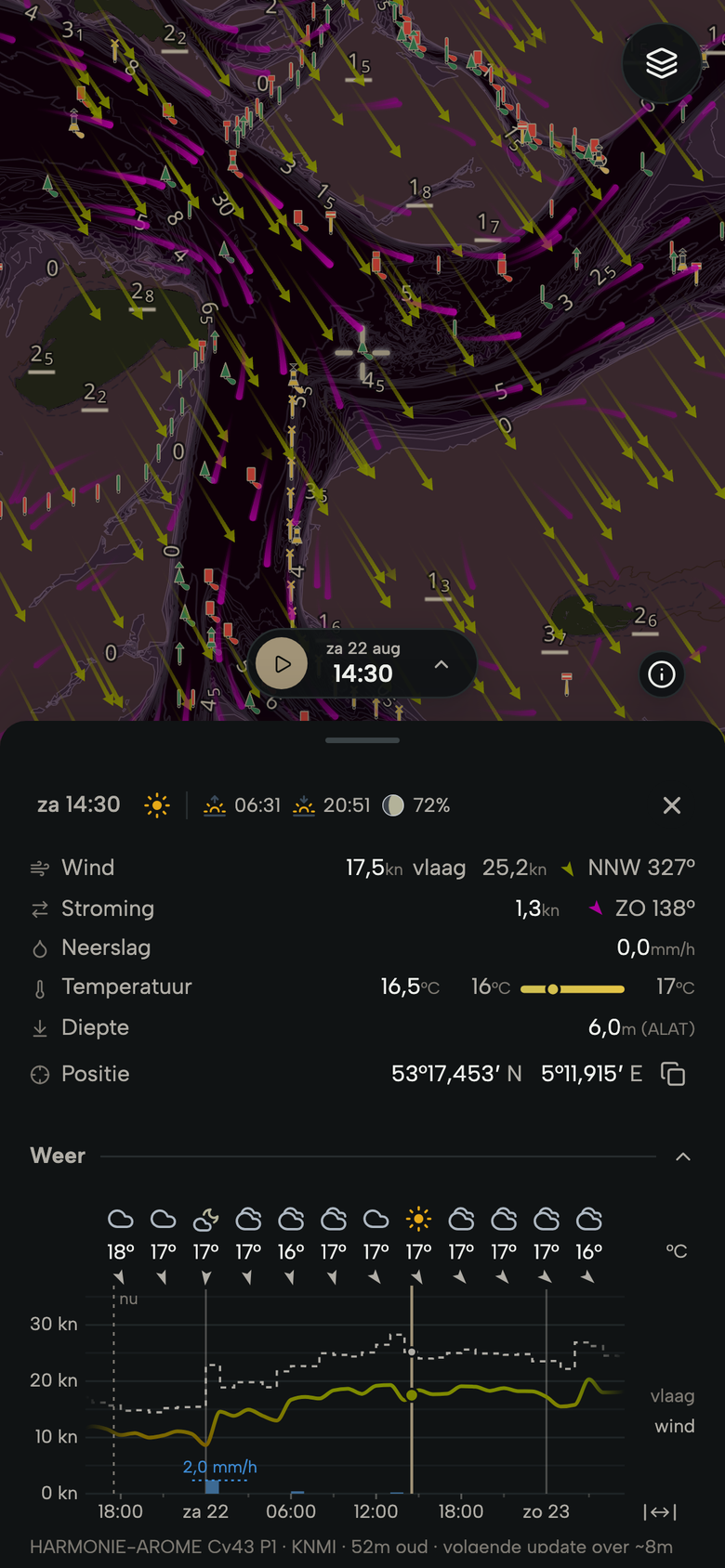 Telefoon met een aangetikt punt in het Vlie, tussen Vlieland en Terschelling: wind, stroming, temperatuur en diepte, met de verwachting voor de komende uren.