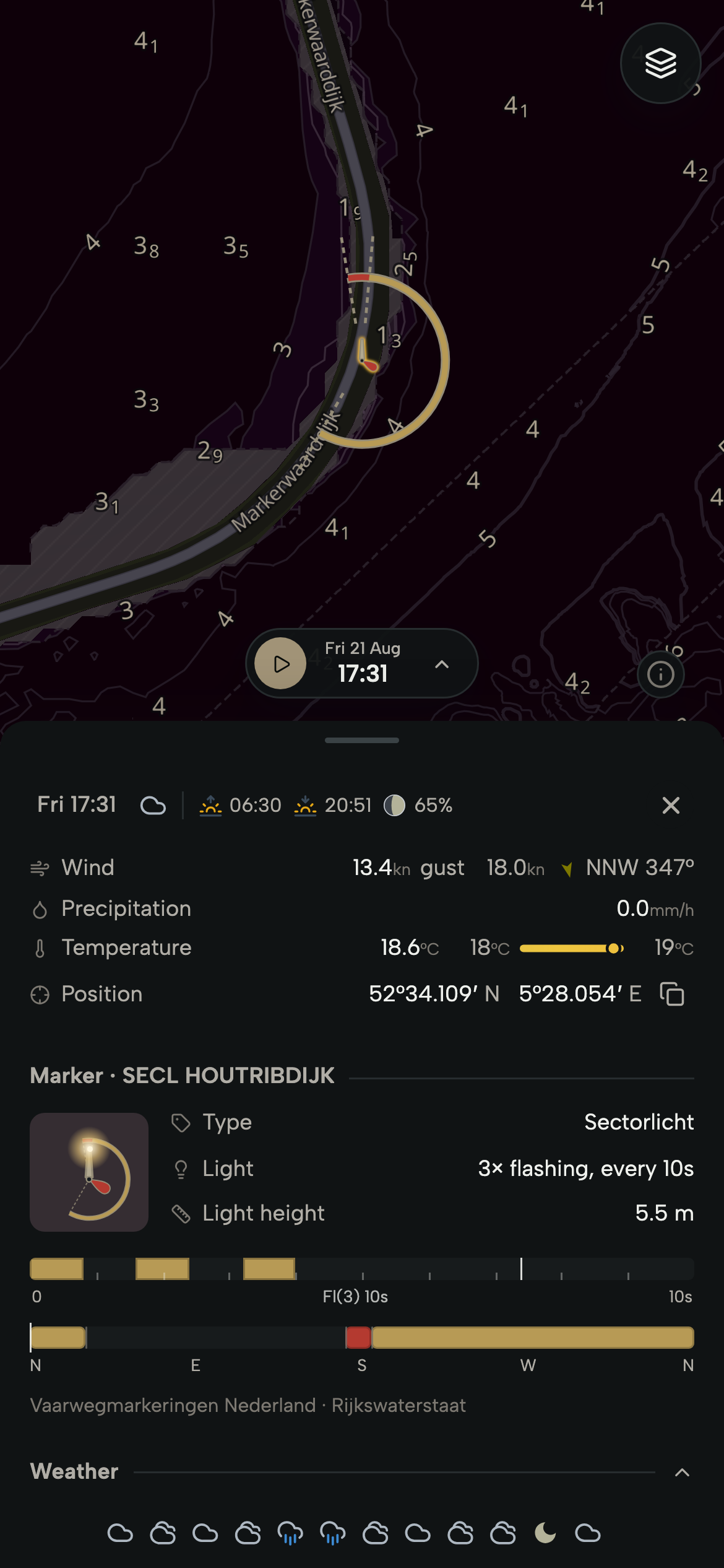 Phone with the sector light on the Houtribdijk selected: its character, sectors and rhythm in the information panel.